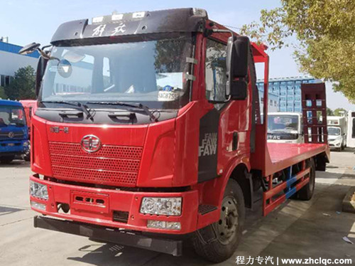 程力國五挖機拖車暢銷車型推薦--拉15噸挖機平板拖車-解放J6挖機拖車